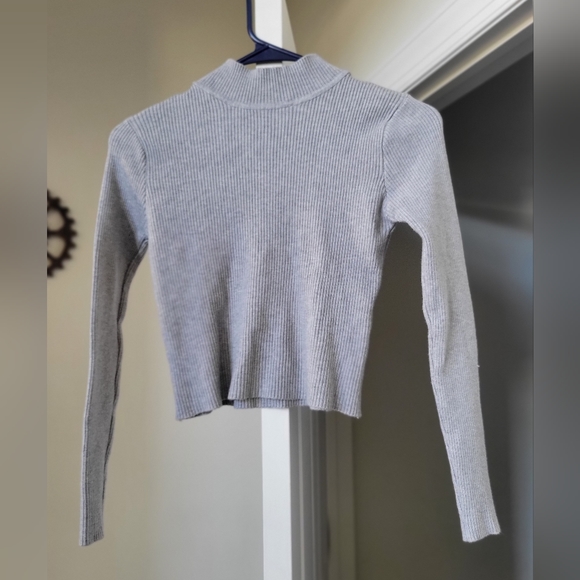 Women Mock Neck Rib-knit Crop Sweater Light Grey - Picture 2 of 6